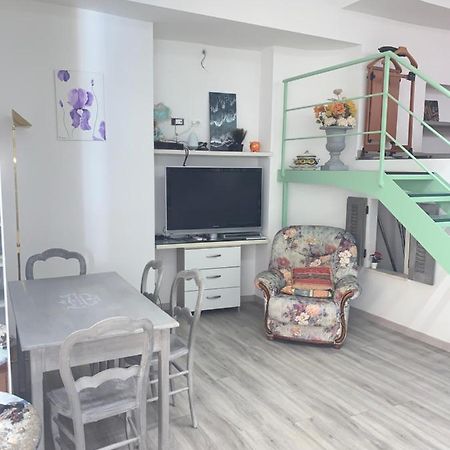 Joli Studio Au Soleil Leilighet Menton Eksteriør bilde